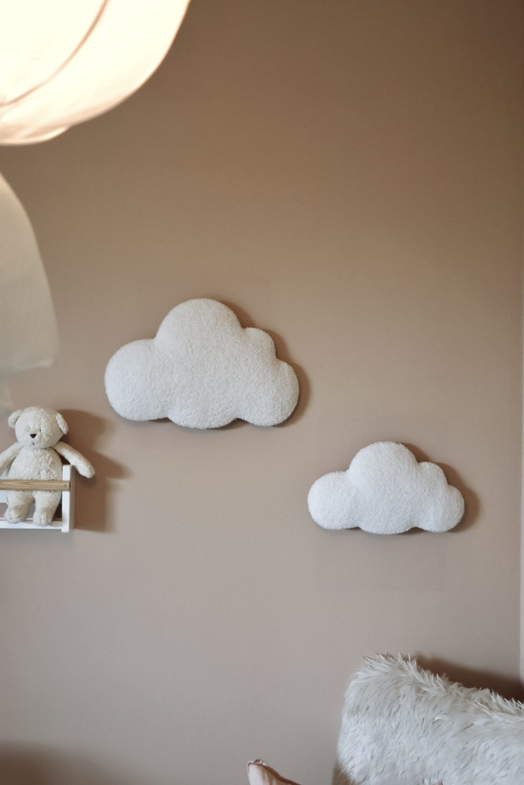 Cloud bouclé wall decor